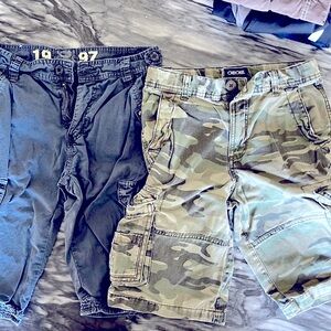 2 pairs cargo shorts